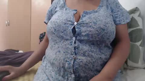 Snapshot of xxxbustybabe27x chatting on February 6, 2025, 11:43 am Ayanda online show from February 6, 2025, 11:43 am