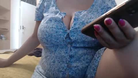 Snapshot of xxxbustybabe27x chatting on February 9, 2025, 9:16 am Ayanda online show from February 9, 2025, 9:16 am