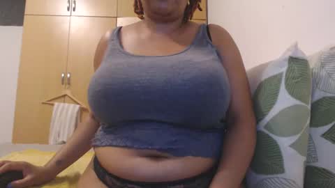 Snapshot of xxxbustybabe27x chatting on February 28, 2025, 7:46 pm Ayanda online show from February 28, 2025, 7:46 pm
