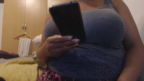 Snapshot of xxxbustybabe27x chatting on March 1, 2025, 5:27 pm Ayanda online show from March 1, 2025, 5:27 pm