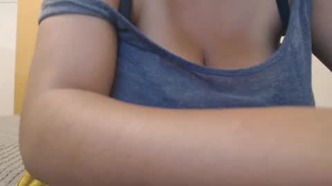 Snapshot of xxxbustybabe27x chatting on March 9, 2025, 9:36 pm Ayanda online show from March 9, 2025, 9:36 pm