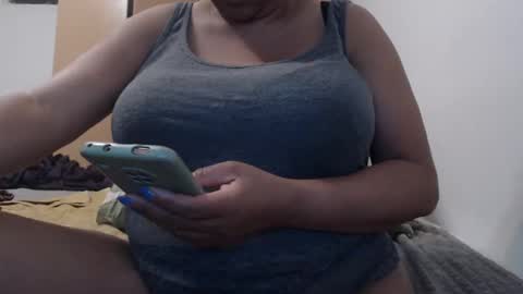 Snapshot of xxxbustybabe27x chatting on March 10, 2025, 10:45 pm Ayanda online show from March 10, 2025, 10:45 pm