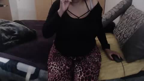 Snapshot of xxxbustybabe27x chatting on October 9, 2025, 6:28 pm Ayanda online show from October 9, 2025, 6:28 pm