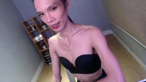 Snapshot of xxxfuckgirlyumsxxx chatting on February 4, 2025, 8:17 pm Your Princess Yums online show from February 4, 2025, 8:17 pm