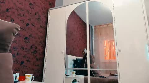 kira online show from March 7, 2025, 1:40 pm