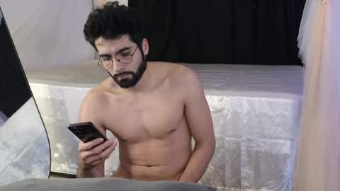 July and Fer online show from November 27, 2025, 9:22 am