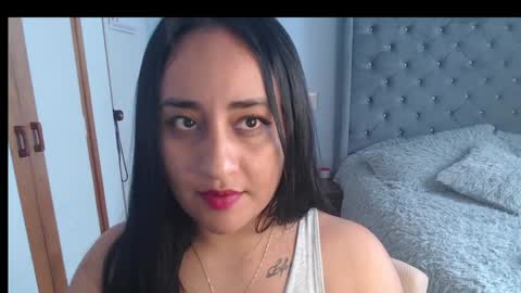 Lunhaa   online show from March 6, 2025, 5:33 pm