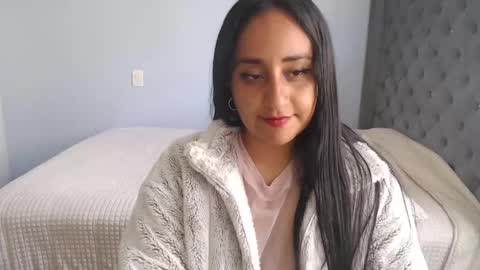 Lunhaa   online show from September 12, 2025, 6:08 pm