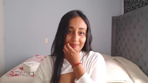 Lunhaa   online show from September 26, 2025, 2:32 pm