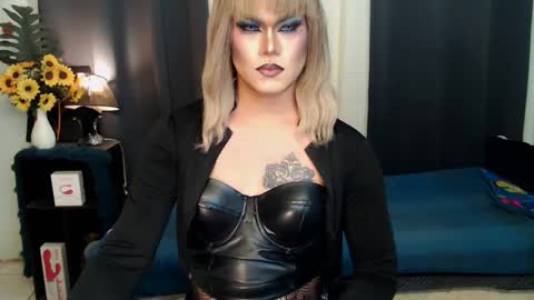 Snapshot of xyournightmarequeenx chatting on January 8, 2025, 9:23 pm QueenMarina online show from January 8, 2025, 9:23 pm