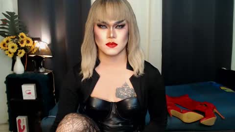 Snapshot of xyournightmarequeenx chatting on January 11, 2025, 5:40 pm QueenMarina online show from January 11, 2025, 5:40 pm