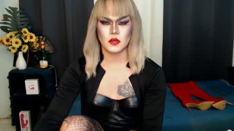 Snapshot of xyournightmarequeenx chatting on February 4, 2025, 6:49 pm QueenMarina online show from February 4, 2025, 6:49 pm