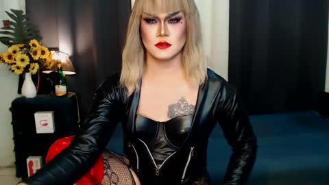 Snapshot of xyournightmarequeenx chatting on February 7, 2025, 6:45 am QueenMarina online show from February 7, 2025, 6:45 am