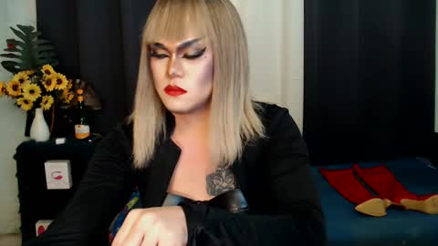 Snapshot of xyournightmarequeenx chatting on February 17, 2025, 8:52 am QueenMarina online show from February 17, 2025, 8:52 am