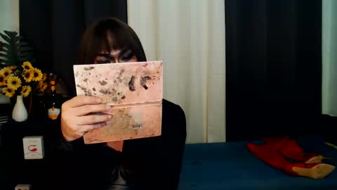 Snapshot of xyournightmarequeenx chatting on March 4, 2025, 3:22 am QueenMarina online show from March 4, 2025, 3:22 am