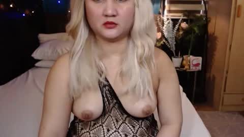 Snapshot of xyourtastyprincess chatting on October 27, 2025, 12:58 am Angela online show from October 27, 2025, 12:58 am