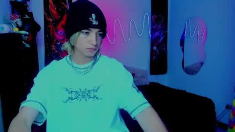 xzerox_ online show from September 9, 2025, 1:49 am