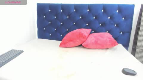 Snapshot of yaiza_sexylovee chatting on October 27, 2025, 12:04 am yaiza_sexylovee online show from October 27, 2025, 12:04 am