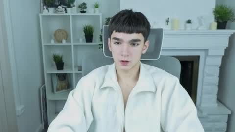 yamitwink online show from November 7, 2025, 8:42 pm