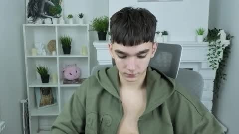 yamitwink online show from November 18, 2025, 8:24 pm