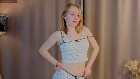 Snapshot of yangsperanza chatting on November 5, 2025, 1:11 pm Kate online show from November 5, 2025, 1:11 pm