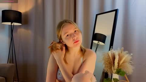 Snapshot of yangsperanza chatting on November 17, 2025, 2:01 pm Kate online show from November 17, 2025, 2:01 pm