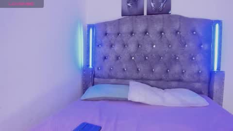 Yara  online show from December 5, 2025, 11:41 am