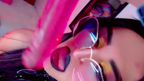 yarethrousss online show from November 27, 2025, 6:26 am