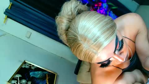 miss yasii online show from October 15, 2025, 4:51 pm