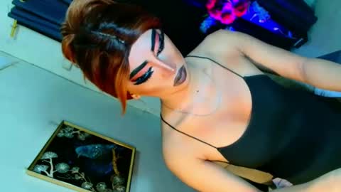 miss yasii online show from October 16, 2025, 3:46 pm