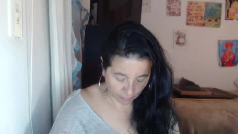 yasmin_love85 online show from September 24, 2025, 2:31 pm