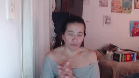yasmin_love85 online show from December 2, 2025, 5:19 pm