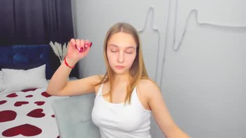 Snapshot of yasminasage chatting on February 17, 2025, 6:59 pm Yasmina online show from February 17, 2025, 6:59 pm