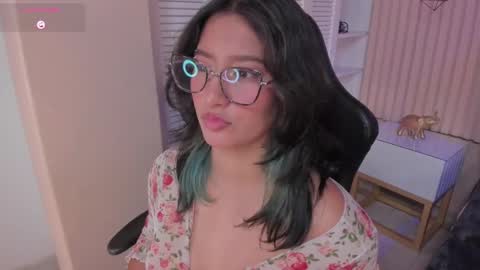 Yazmin online show from March 4, 2025, 6:18 pm