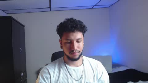 yeff online show from November 8, 2025, 2:12 am