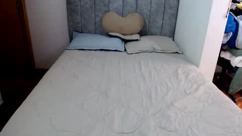 yeibles_hana2 online show from November 27, 2025, 8:44 pm