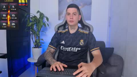 Snapshot of yeiko_romero_ chatting on November 4, 2025, 5:45 pm YEIKO ROMERO online show from November 4, 2025, 5:45 pm