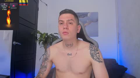 Snapshot of yeiko_romero_ chatting on November 25, 2025, 6:19 pm YEIKO ROMERO online show from November 25, 2025, 6:19 pm