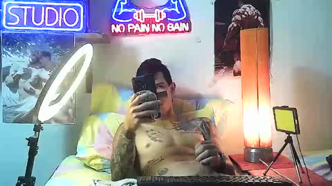 yeisoncastellanos1999 online show from October 26, 2025, 1:33 am