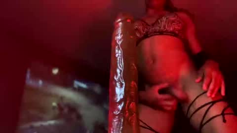 Ella Ts online show from September 27, 2025, 1:05 pm