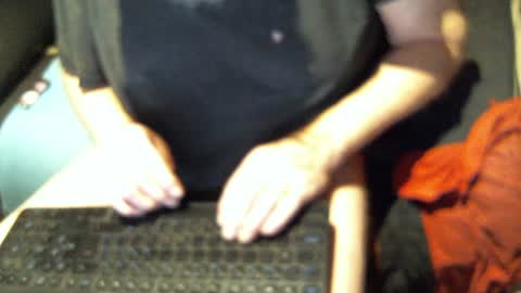 Snapshot of yellowsnakes chatting on November 27, 2025, 6:15 am . y e l l o w s n a k e s . online show from November 27, 2025, 6:15 am