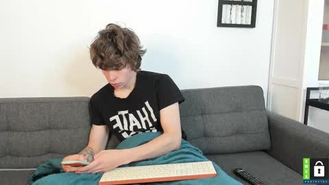 Snapshot of yen2025 chatting on October 12, 2025, 7:40 am Yen online show from October 12, 2025, 7:40 am