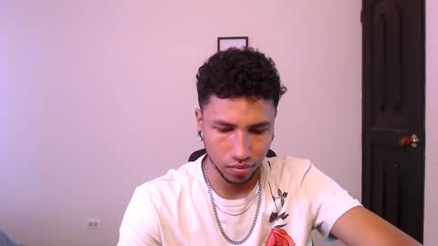 Yeff ind. model  online show from December 17, 2024, 5:26 pm