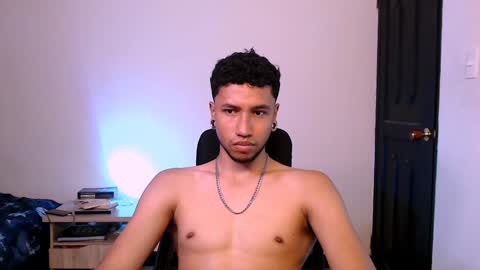 Yeff ind. model  online show from January 17, 2025, 10:45 pm