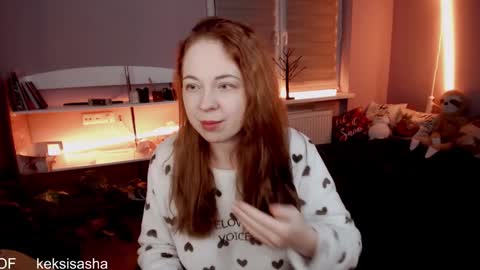 Snapshot of yes_itstrue chatting on December 4, 2024, 9:13 pm Sasha online show from December 4, 2024, 9:13 pm