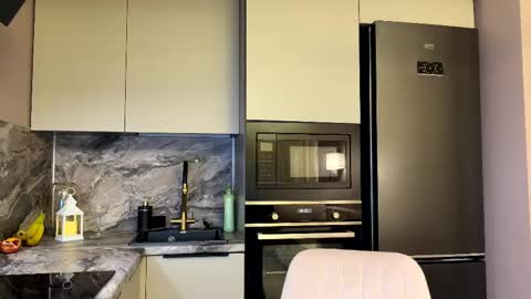 Zlata online show from November 18, 2025, 4:00 pm