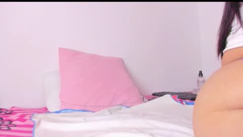 Snapshot of yesicasquirt65 chatting on December 4, 2025, 12:14 pm yesicasquirt65 online show from December 4, 2025, 12:14 pm