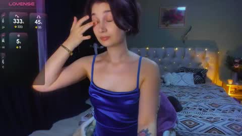 Snapshot of yesofie chatting on November 21, 2025, 8:13 am Sofie online show from November 21, 2025, 8:13 am