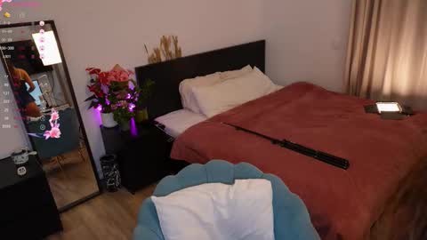 Snapshot of yess_kiki chatting on October 6, 2025, 8:12 am Kiki online show from October 6, 2025, 8:12 am