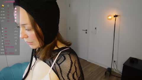 Kiki online show from November 10, 2025, 10:47 am